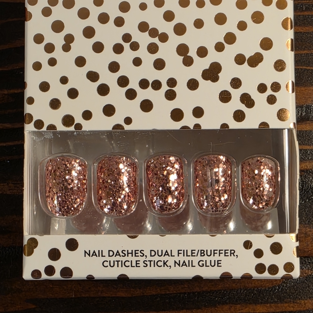 RED ASPEN NAIL DASHES – “If the Tiara Fits” – RARE & DISCONTINUED - Picture 3 of 6